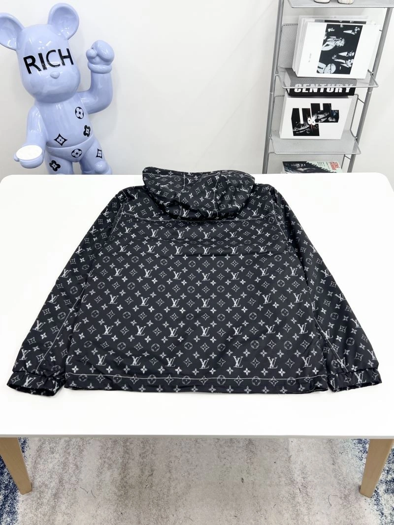 Stylish Louis Vuitton Outwear 136874
