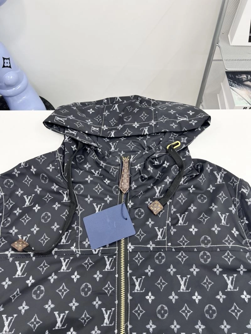 Stylish Louis Vuitton Outwear 136874
