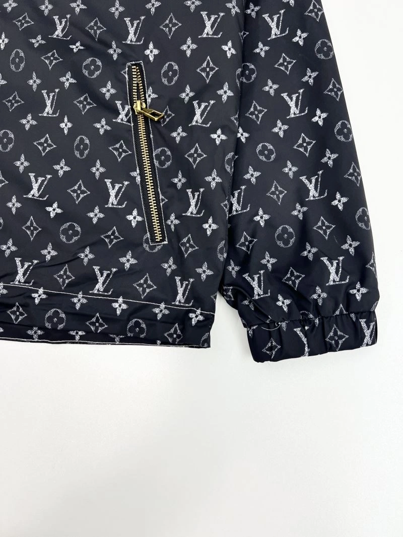 Stylish Louis Vuitton Outwear 136874