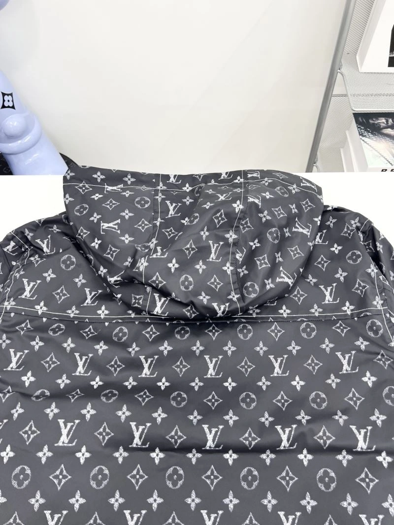 Stylish Louis Vuitton Outwear 136874