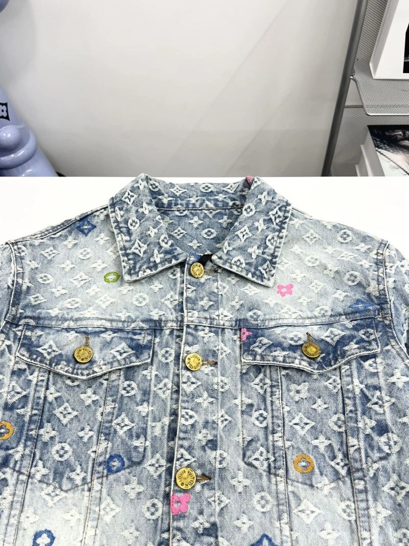 Louis Vuitton Outwear GoAnywhere 136867