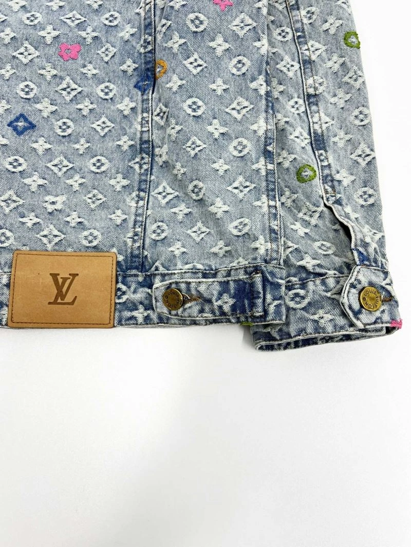 Louis Vuitton Outwear GoAnywhere 136867