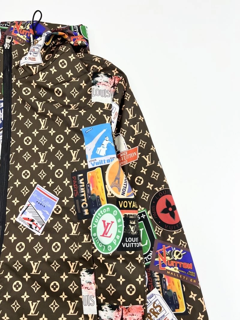 WaterResistant Louis Vuitton Outwear 136853