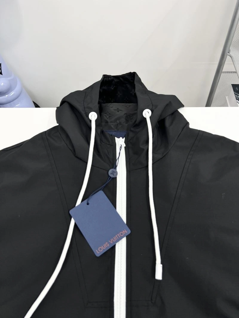 Louis Vuitton Outwear TechFriendly 136854