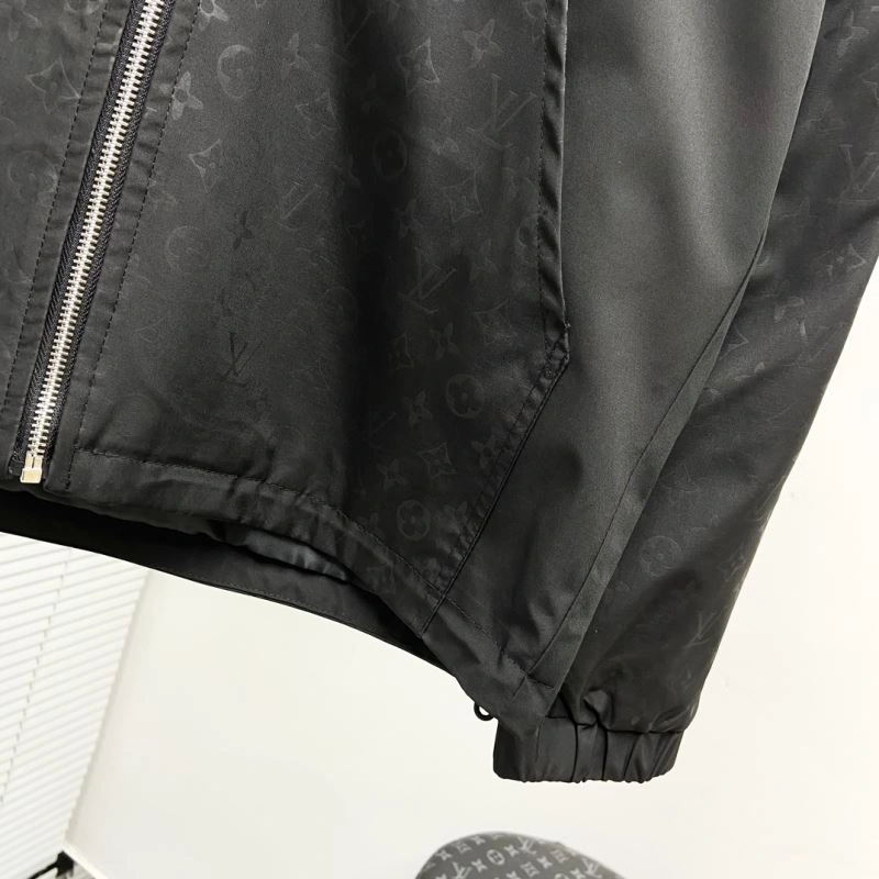 TopPick Louis Vuitton Outwear 136849