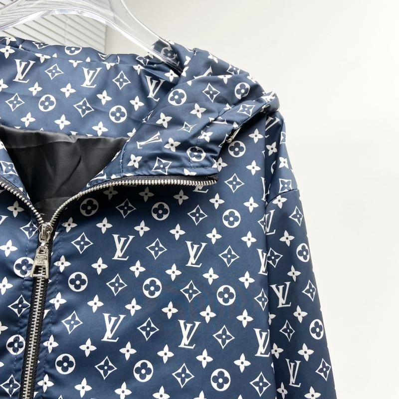 Comfortable Louis Vuitton Outwear 136856