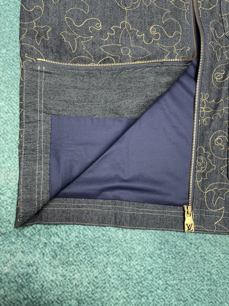 Original Louis Vuitton Outwear 136846