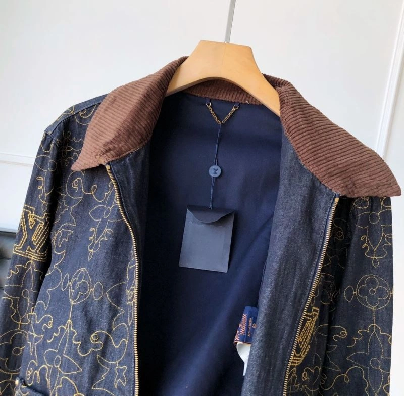 StreetReady Louis Vuitton Outwear 136839