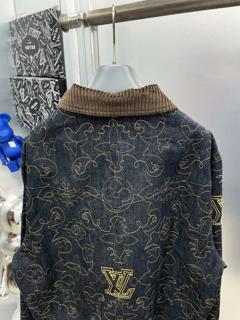 Stretchable Louis Vuitton Outwear 136842