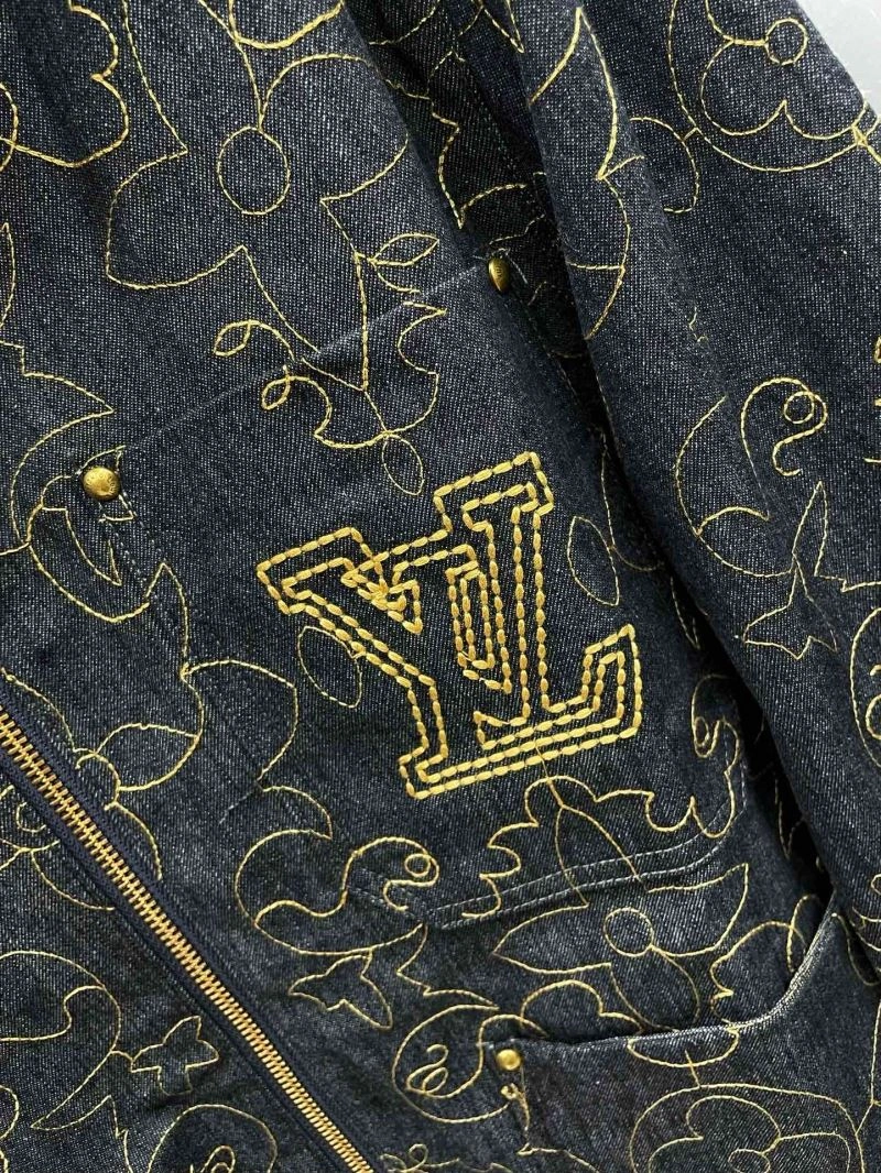 Stretchable Louis Vuitton Outwear 136842