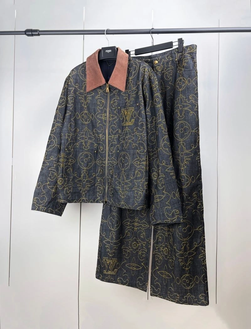 TimelessDesign Louis Vuitton Outwear 136843