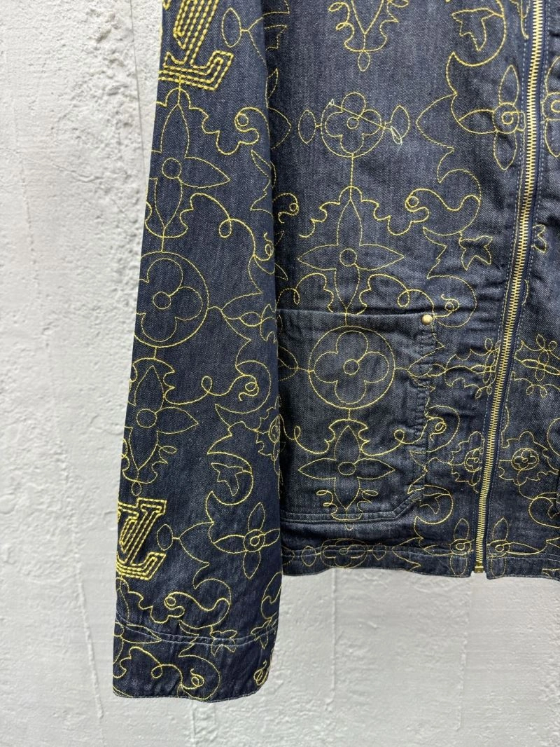 Louis Vuitton Outwear ModernLook 136830