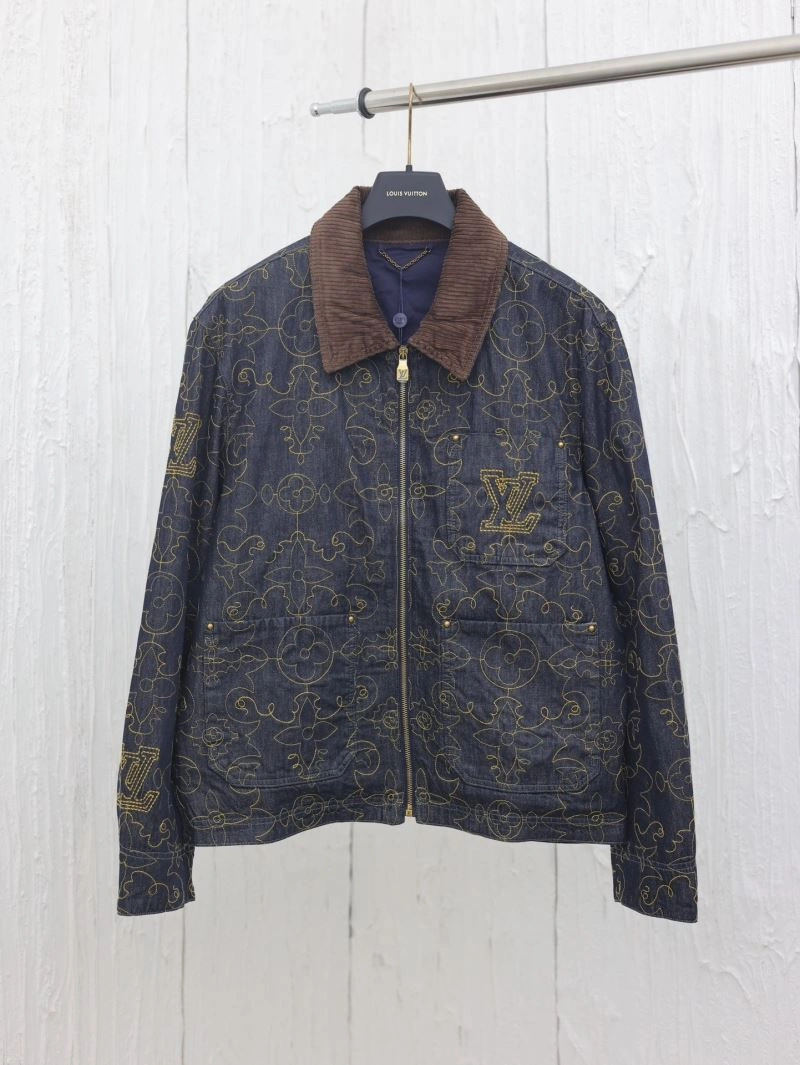 Unisex Louis Vuitton Outwear 136824