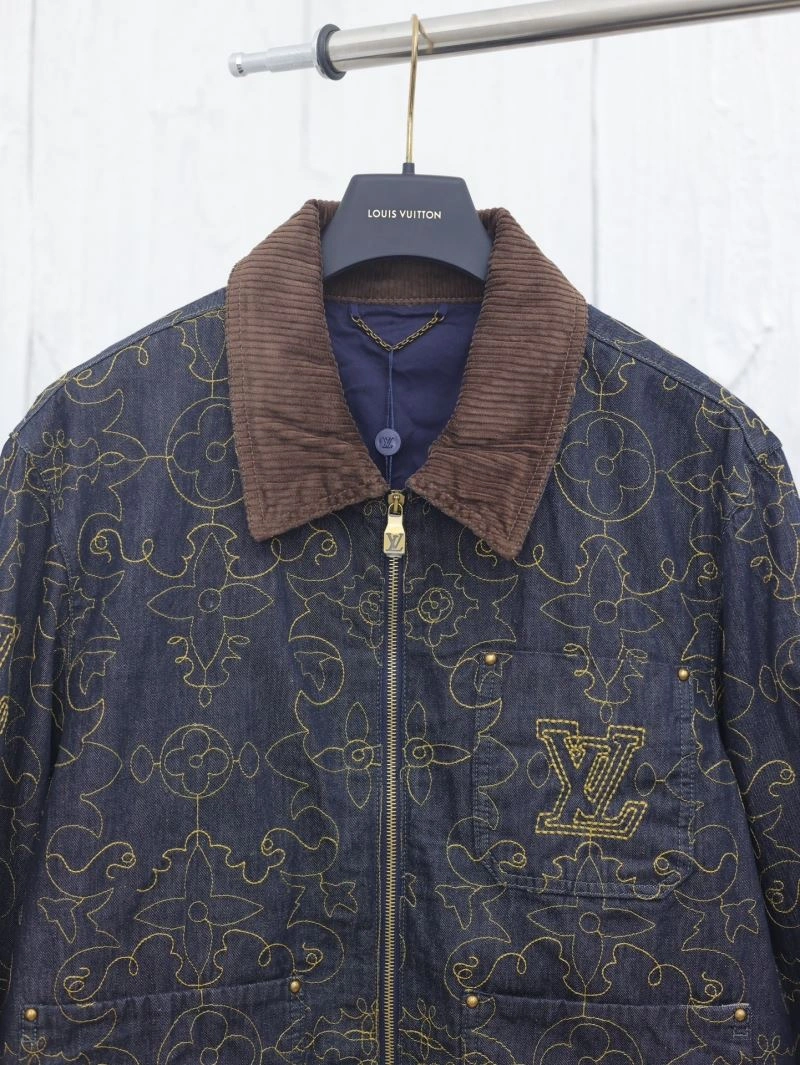 Unisex Louis Vuitton Outwear 136824