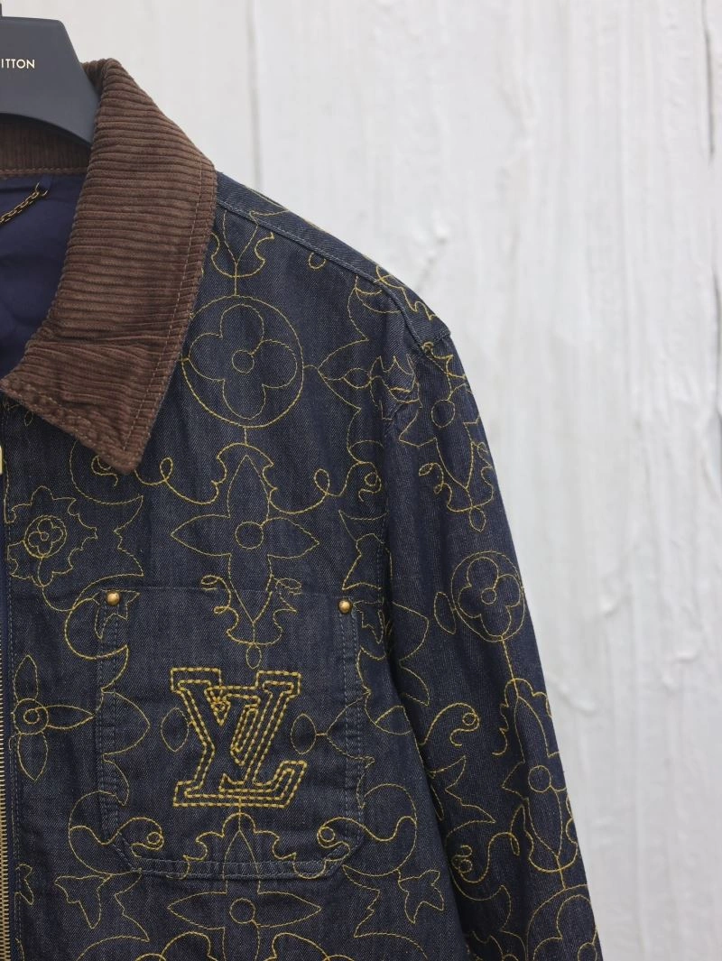 Unisex Louis Vuitton Outwear 136824