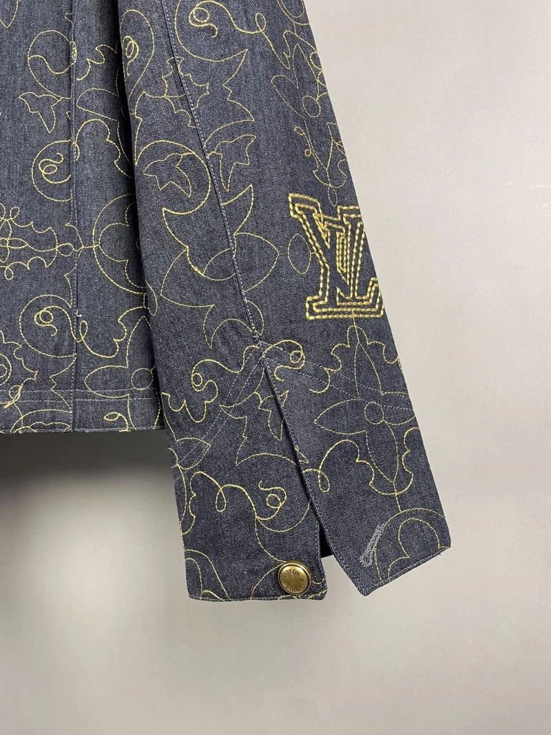 Louis Vuitton Outwear ModernLook 136821