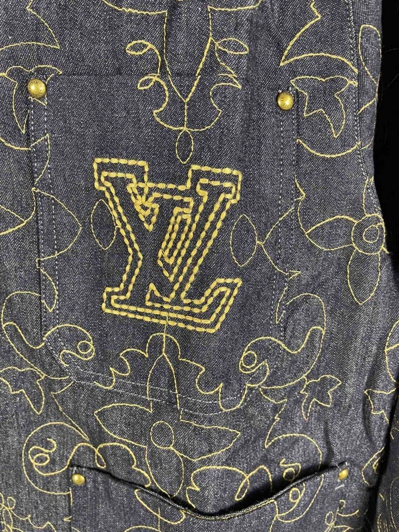 Louis Vuitton Outwear ModernLook 136821