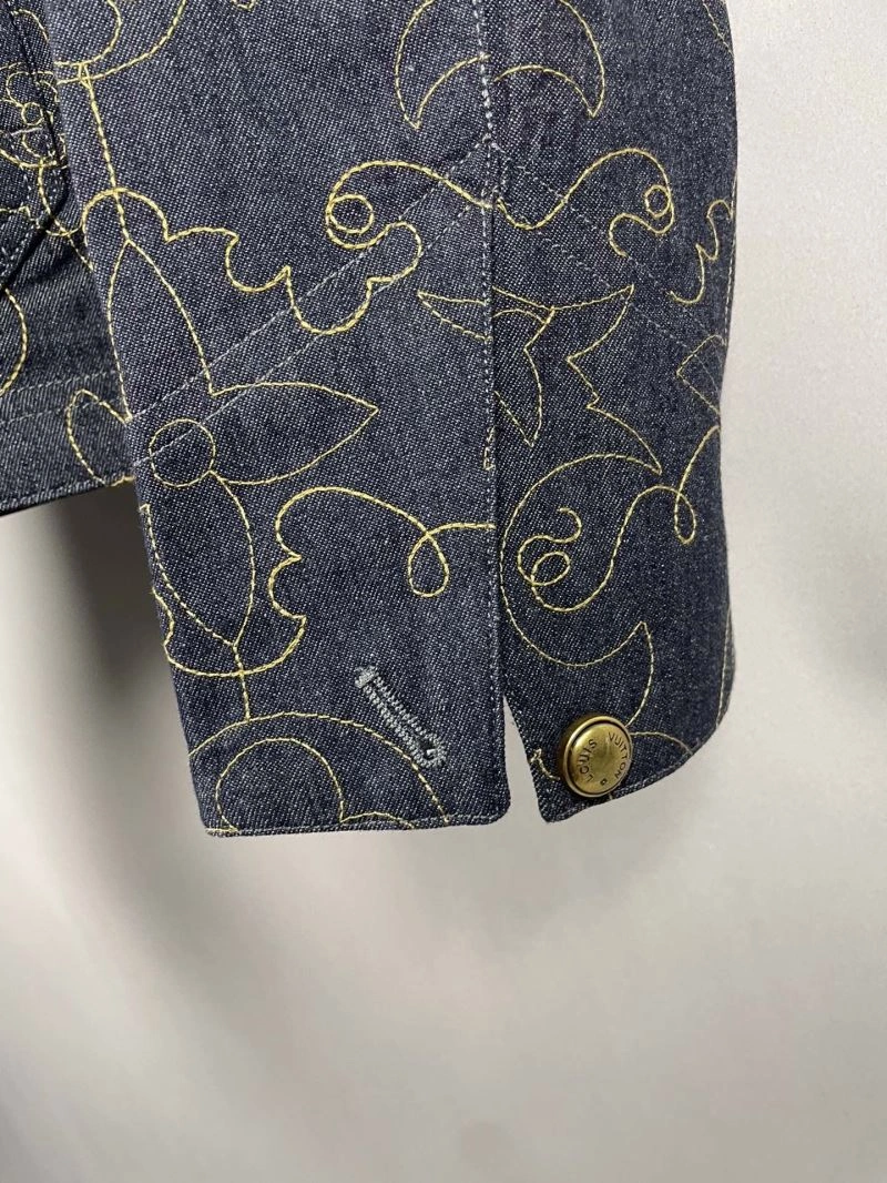 Louis Vuitton Outwear ModernLook 136821
