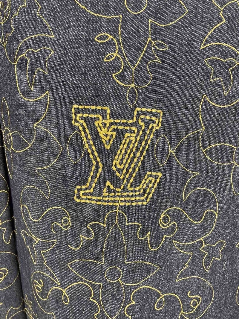 Louis Vuitton Outwear ModernLook 136821