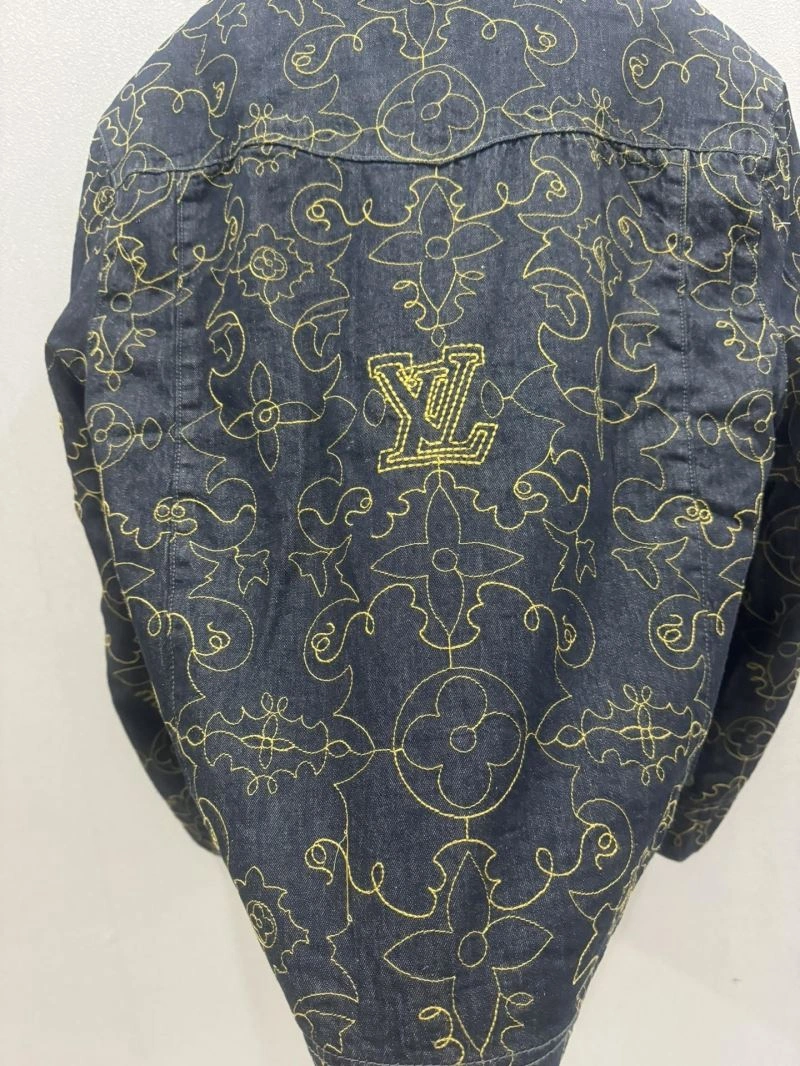 Louis Vuitton Outwear ZeroBulk 136838