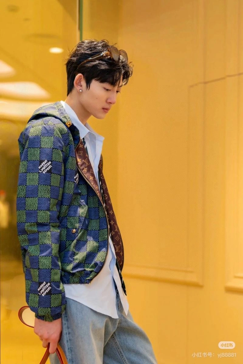 Efficient Louis Vuitton Outwear 136836