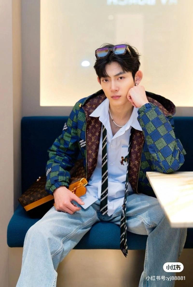 Efficient Louis Vuitton Outwear 136836