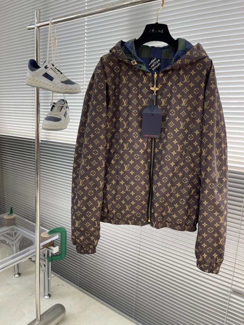 Resilient Louis Vuitton Outwear 136832