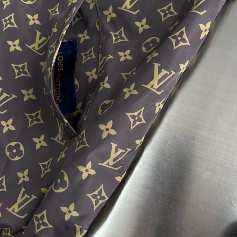 Resilient Louis Vuitton Outwear 136832