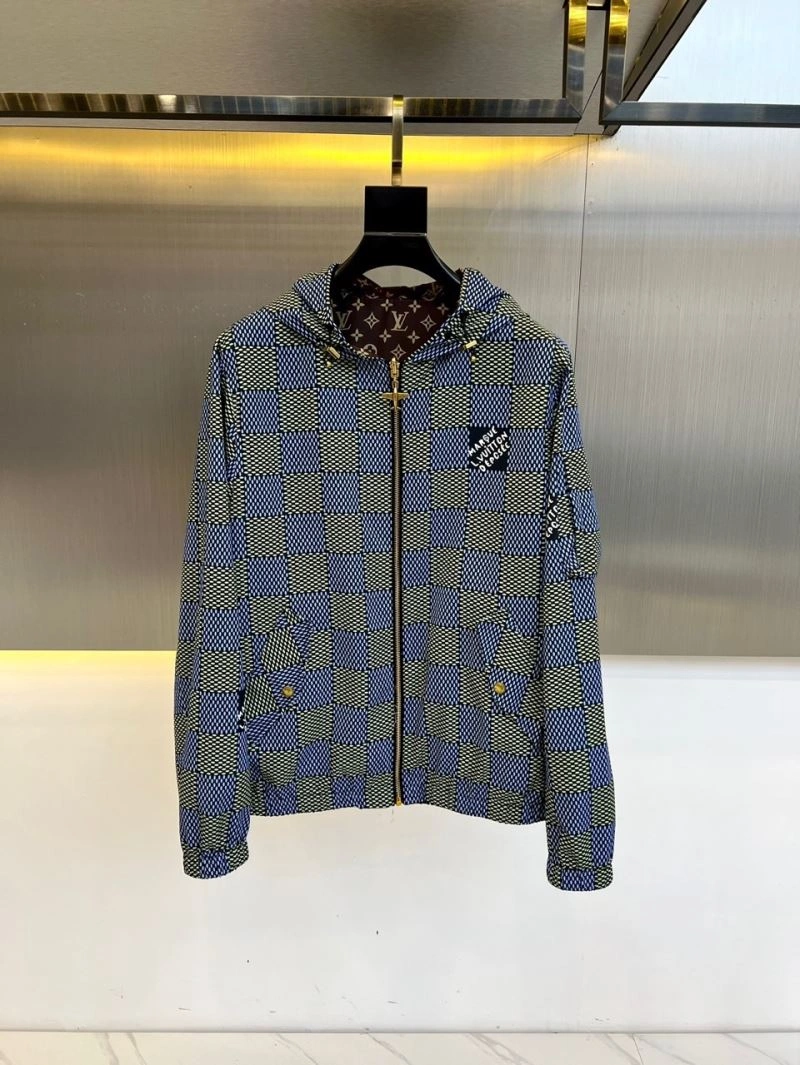 Breathable Louis Vuitton Outwear 136833