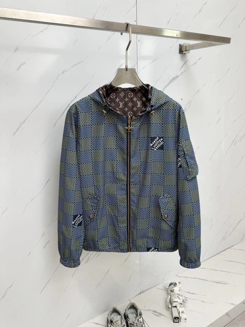 TechFriendly Louis Vuitton Outwear 136815