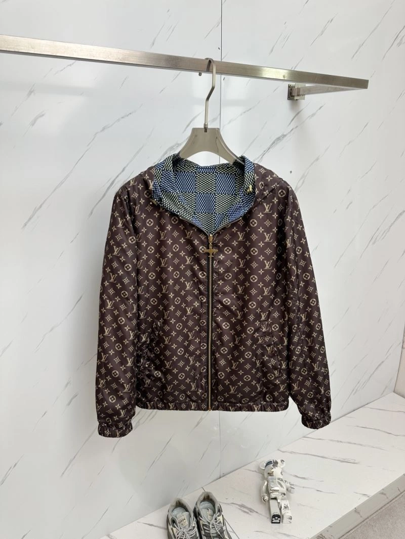 TechFriendly Louis Vuitton Outwear 136815