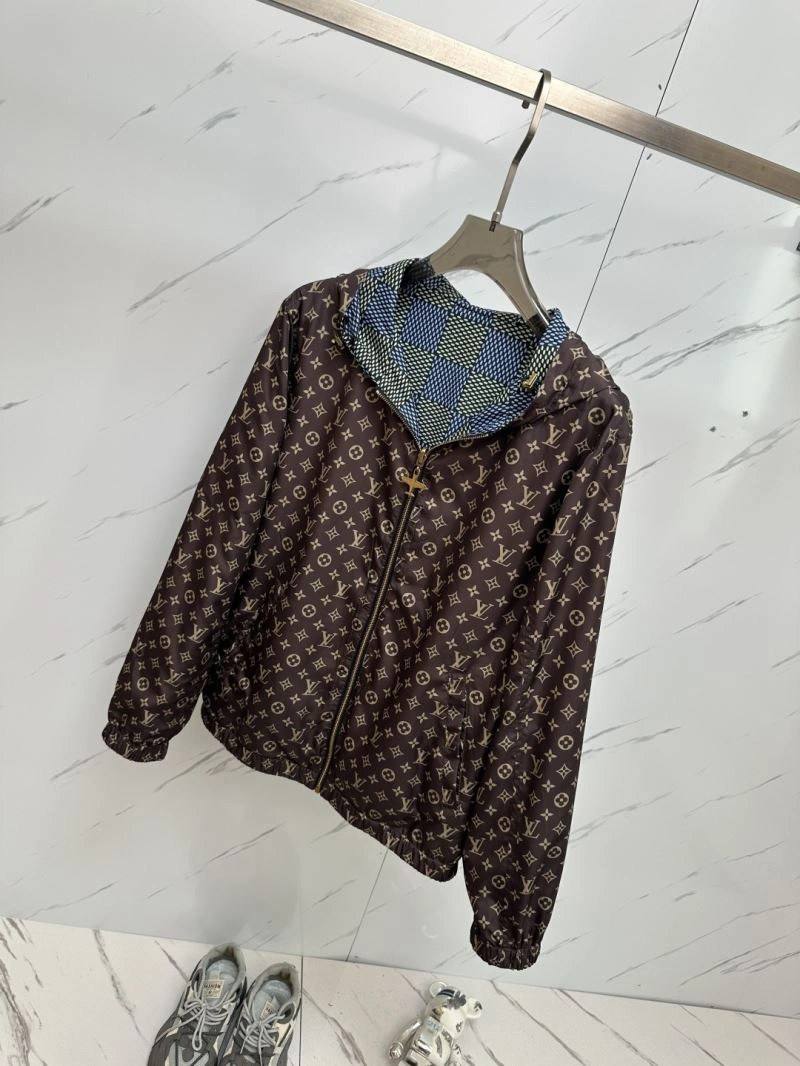 TechFriendly Louis Vuitton Outwear 136815