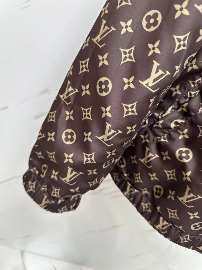 TechFriendly Louis Vuitton Outwear 136815