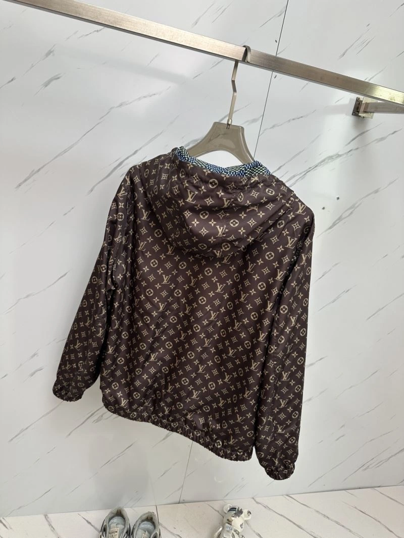 TechFriendly Louis Vuitton Outwear 136815
