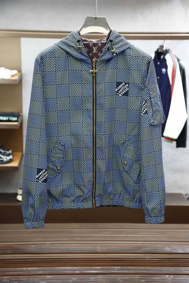 Classic Louis Vuitton Outwear 136807