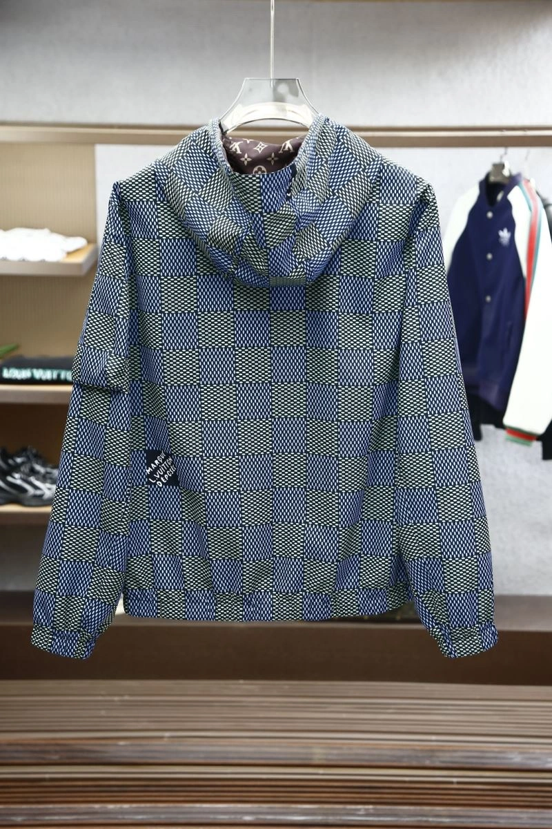 Classic Louis Vuitton Outwear 136807