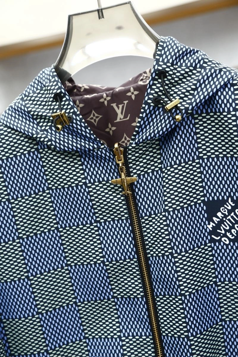 Classic Louis Vuitton Outwear 136807