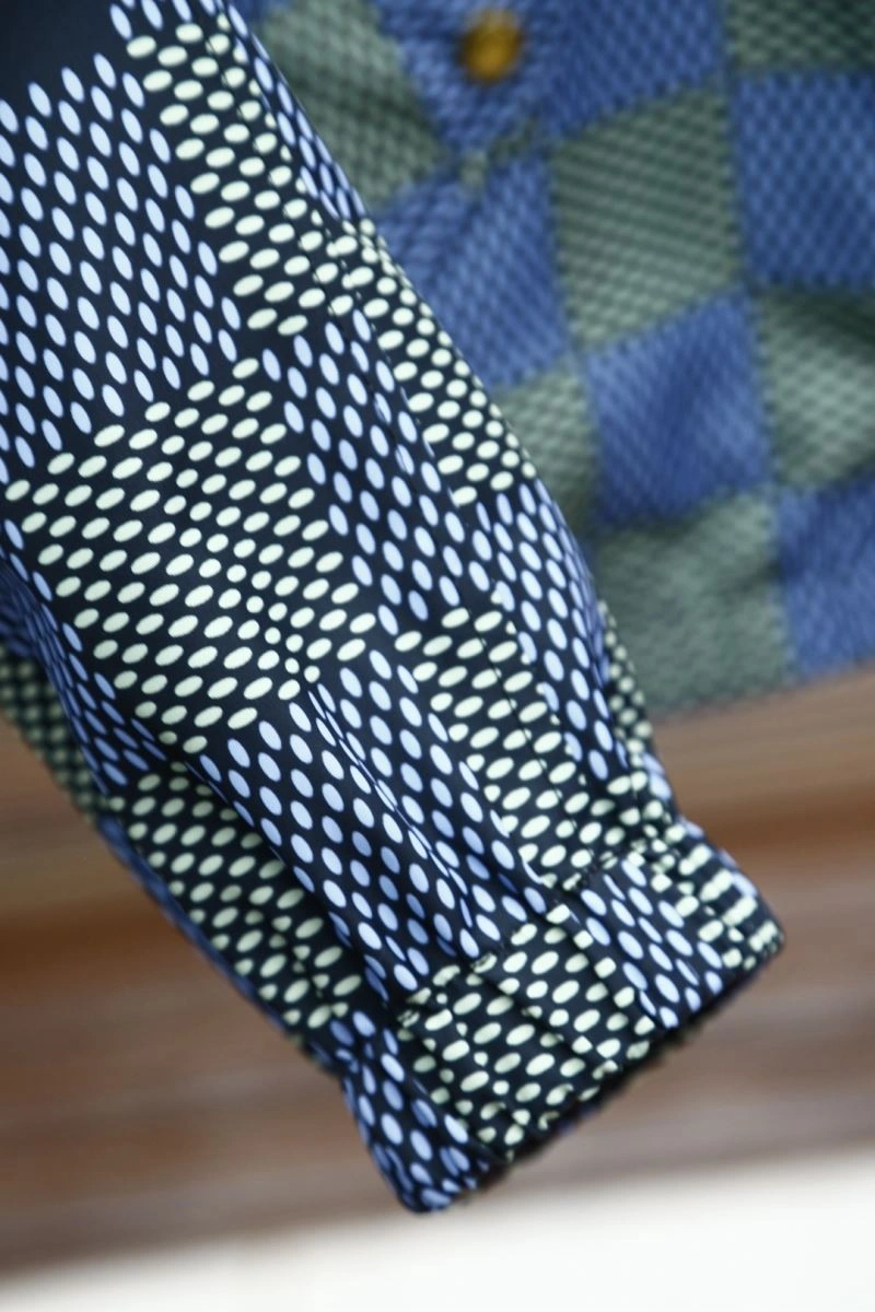 Classic Louis Vuitton Outwear 136807