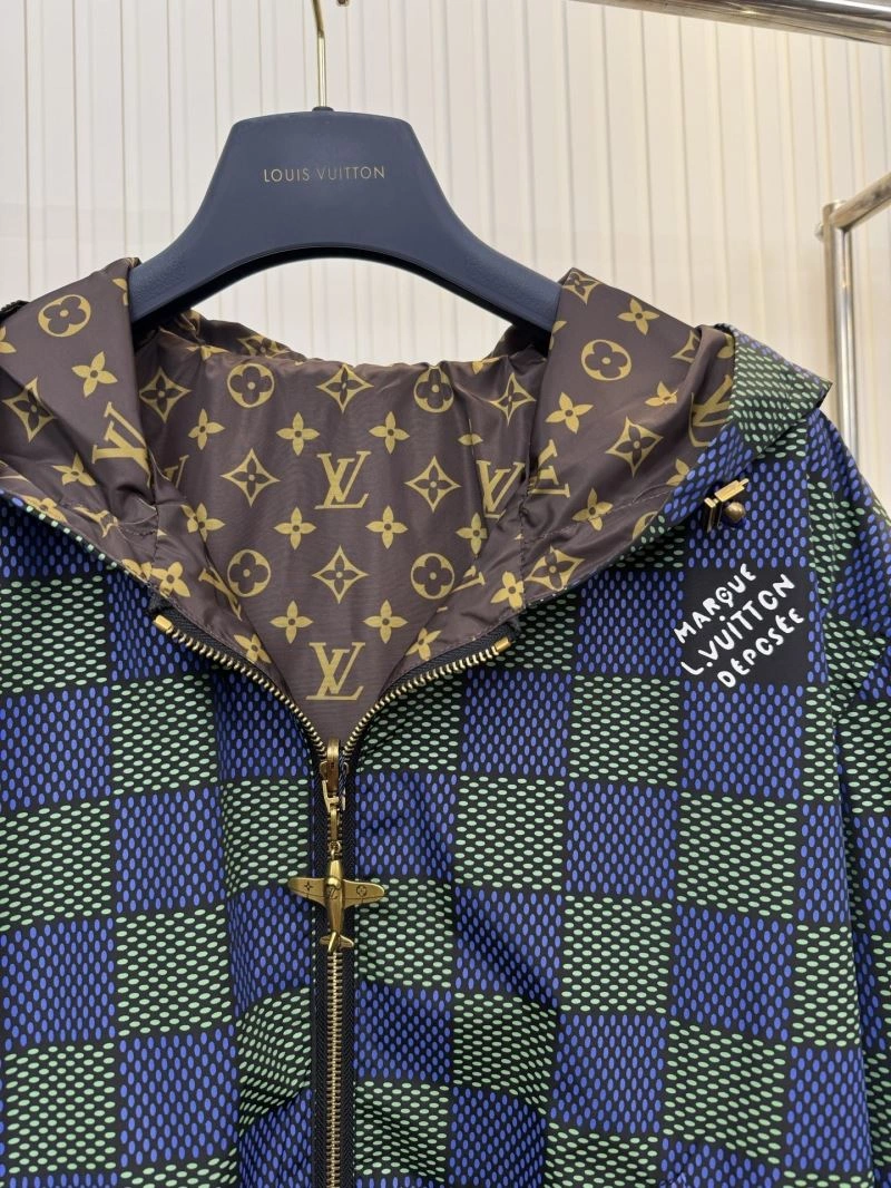 Classic Louis Vuitton Outwear 136804