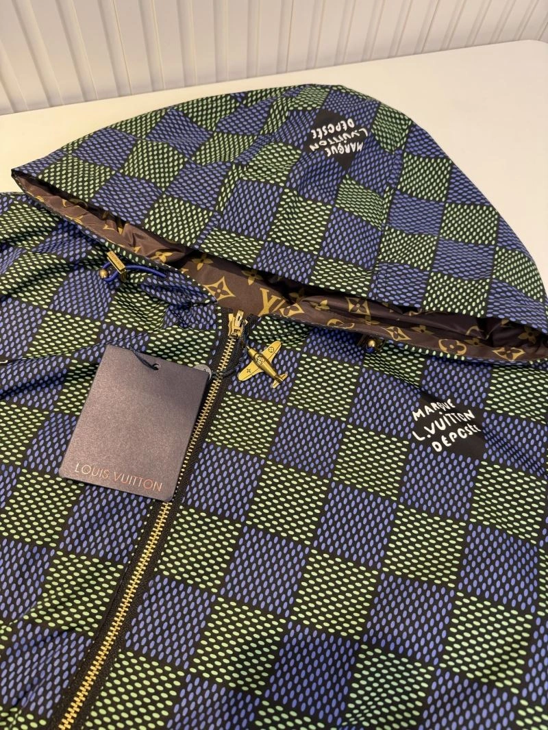 Classic Louis Vuitton Outwear 136804