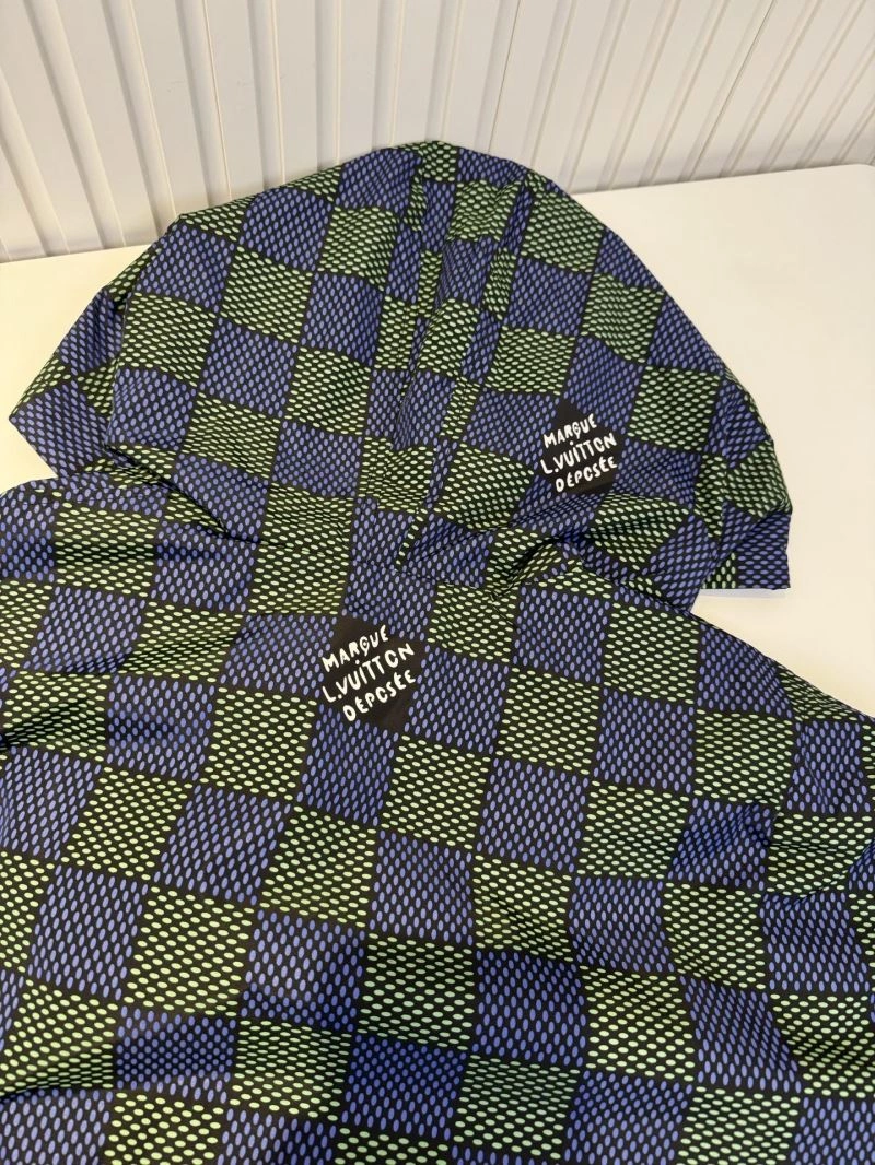 Classic Louis Vuitton Outwear 136804
