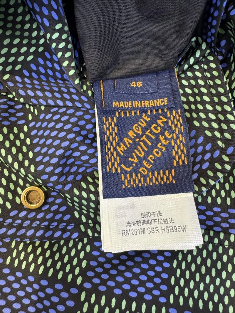 Classic Louis Vuitton Outwear 136804