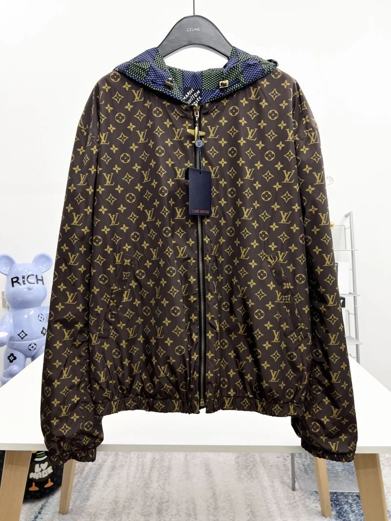 Louis Vuitton Outwear GoAnywhere 136803