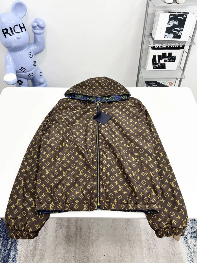 Louis Vuitton Outwear GoAnywhere 136803