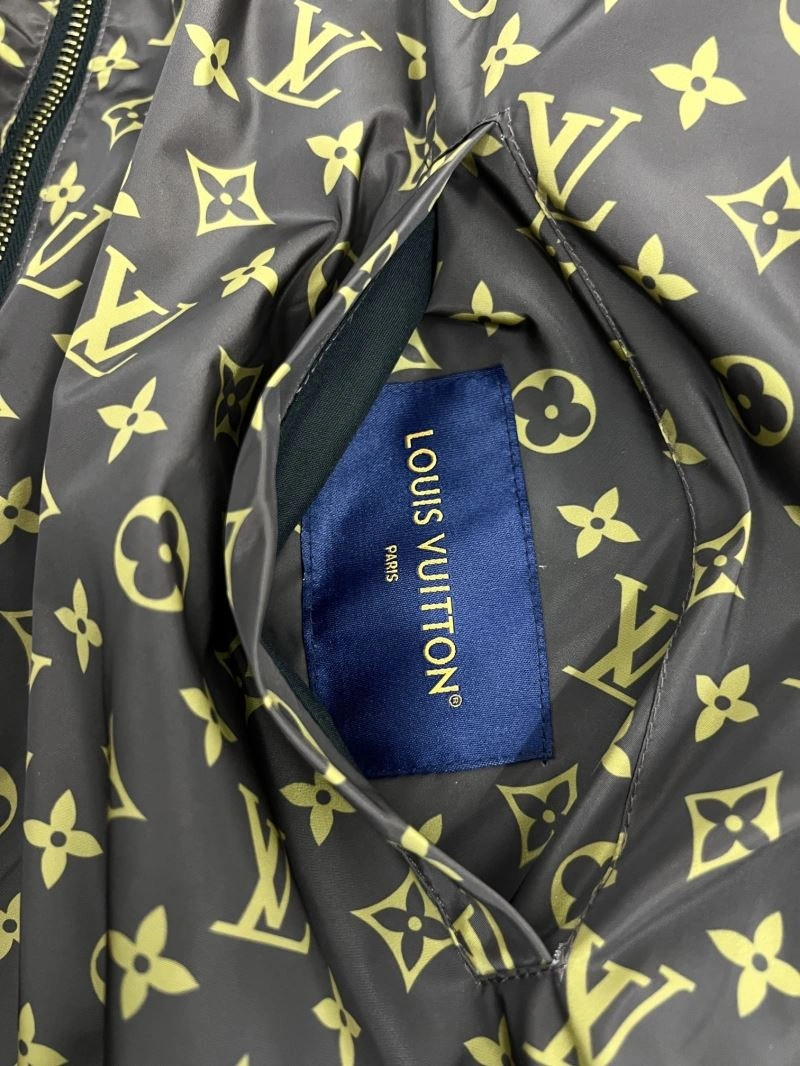 Louis Vuitton Outwear GoAnywhere 136803