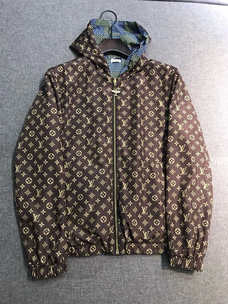 Classic Louis Vuitton Outwear 136802