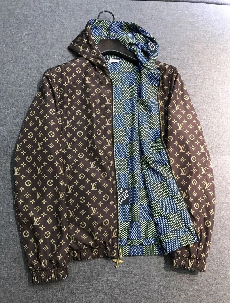 Classic Louis Vuitton Outwear 136802