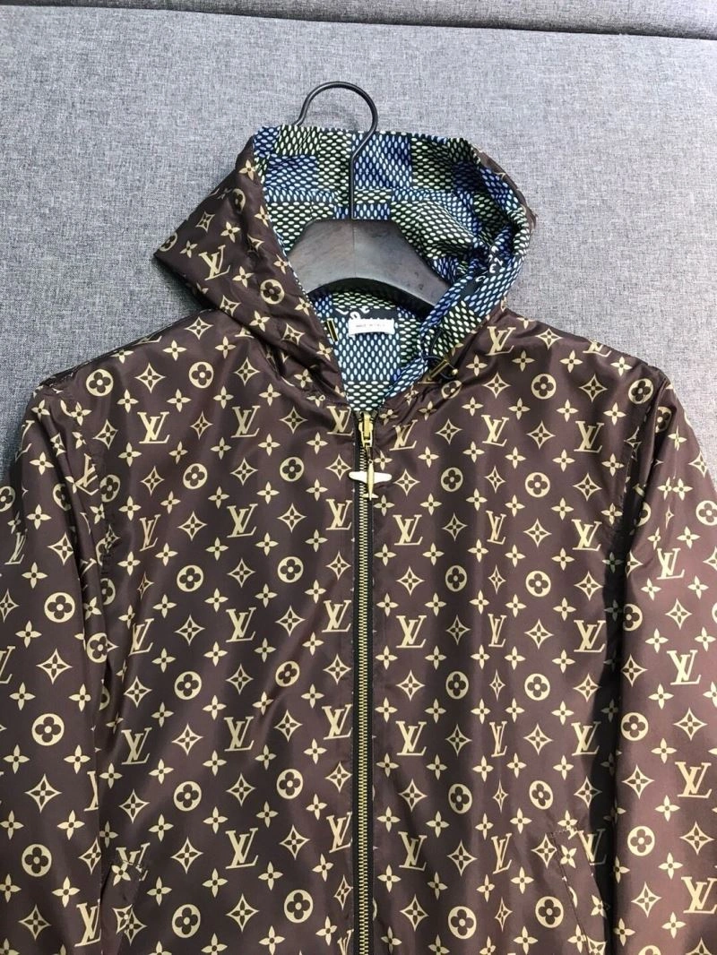 Classic Louis Vuitton Outwear 136802