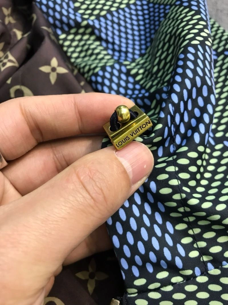 Classic Louis Vuitton Outwear 136802