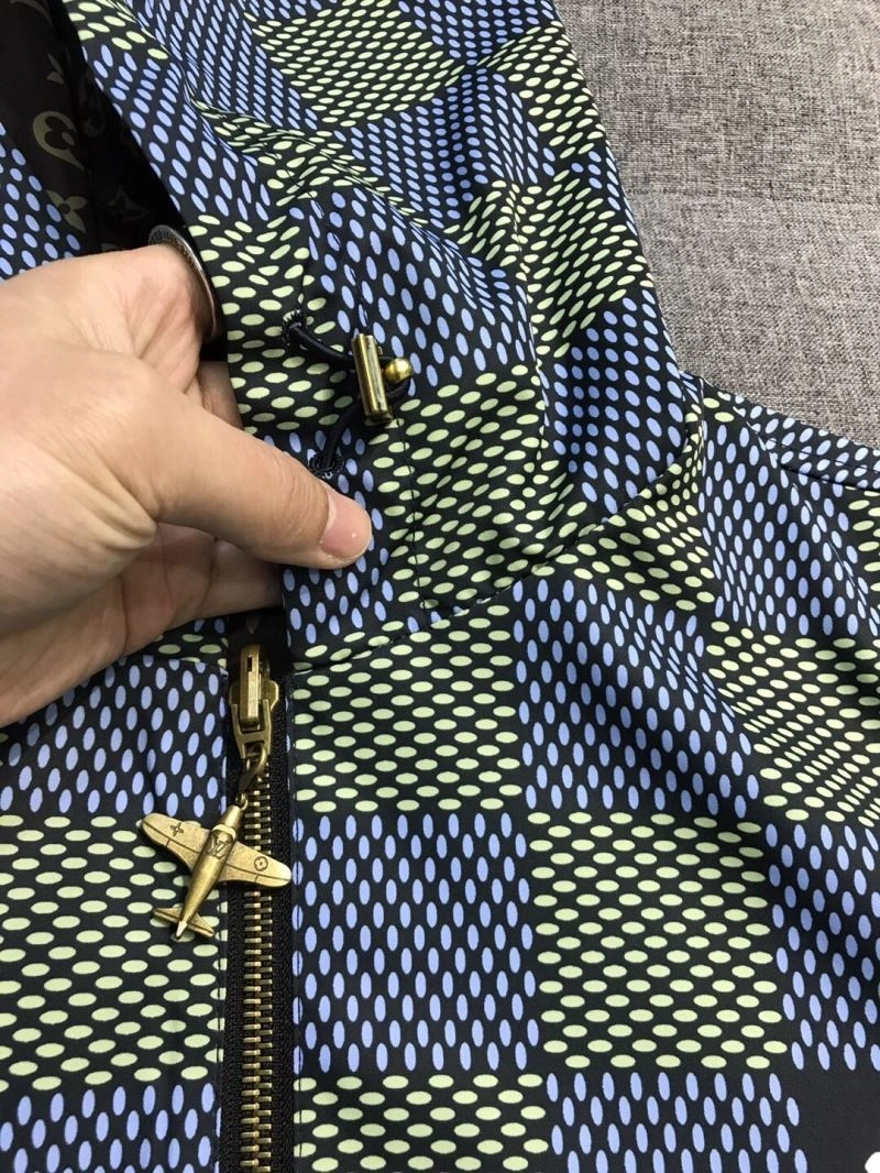 MoistureWicking Louis Vuitton Outwear 136791